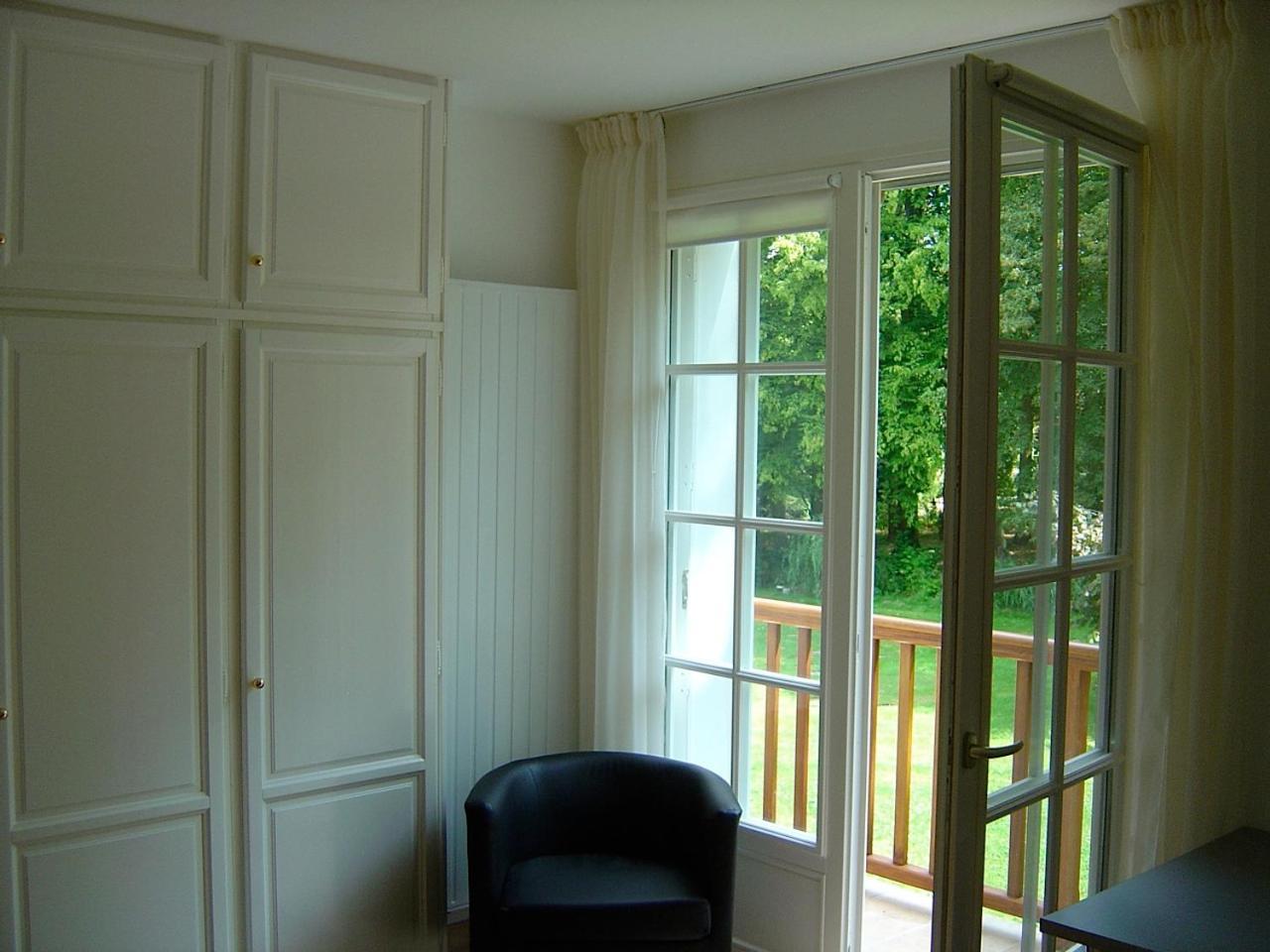 Domaine De Chantemerles Фонтенбло Екстериор снимка